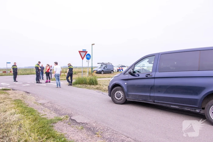 Fietser gewond na aanrijding met taxibus