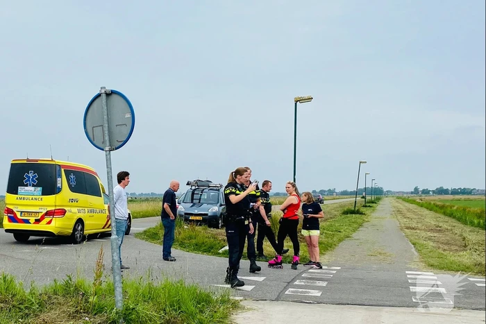 Fietser gewond na aanrijding met taxibus