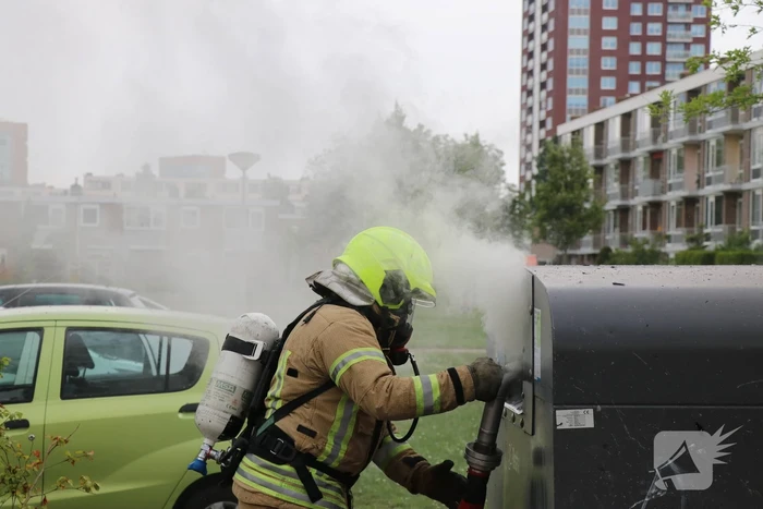 Veel rook door brand in bovengrondse container
