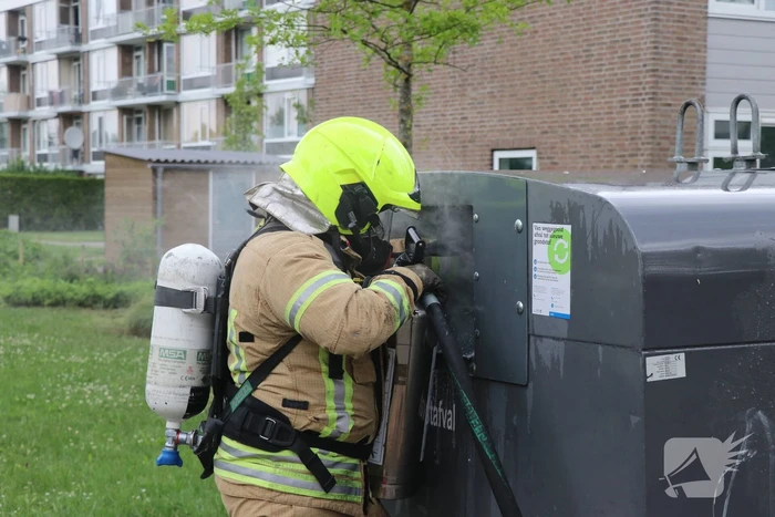 Veel rook door brand in bovengrondse container