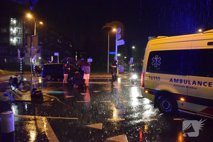 Scooterrijder gewond na aanrijding met auto