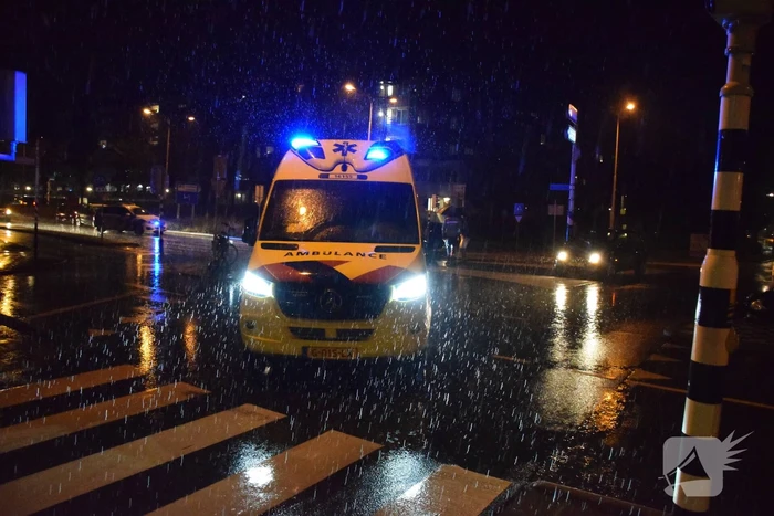 Scooterrijder gewond na aanrijding met auto