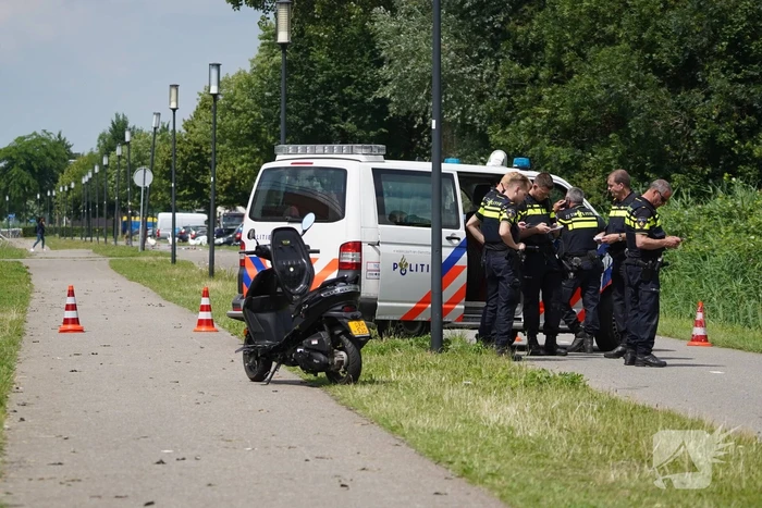 Brommerrijder raakt fietsster na uitwijkmanoeuvre