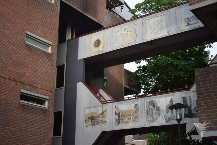 Brand in appartement, bewoners gered met hoogwerker