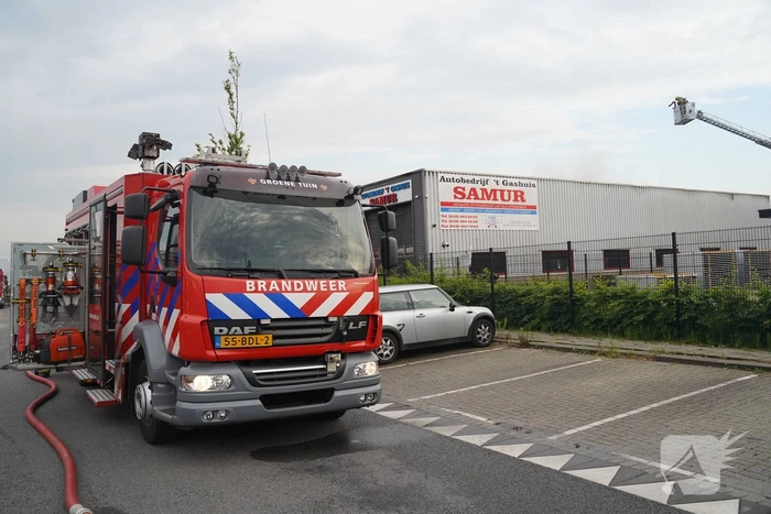 Grote brand in autobedrijf