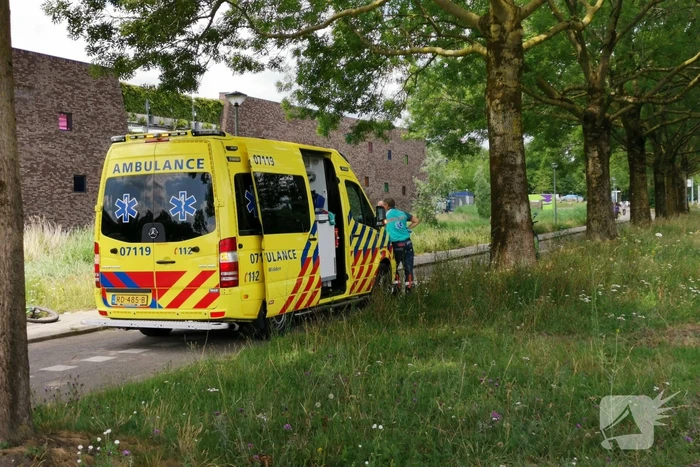 Fietsster gewond na inhaalmanoeuvre