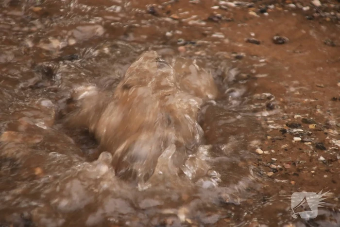 Gevaarlijke situatie door waterleidingbreuk