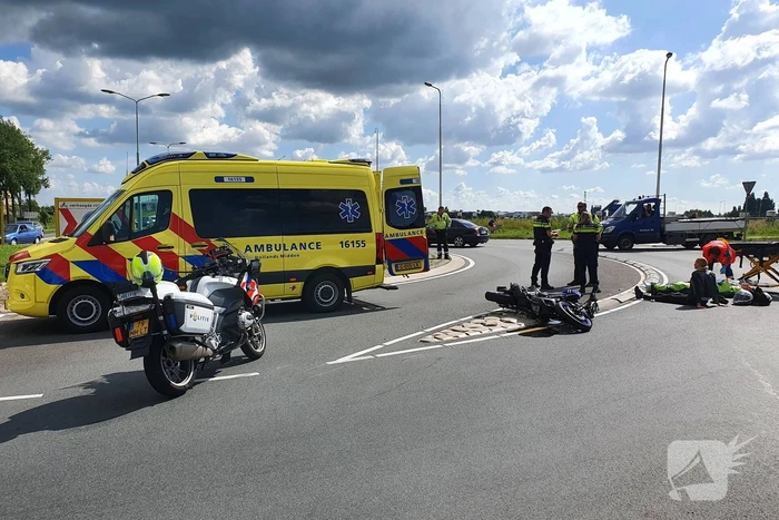 Motorrijder gewond na ongeval met taxibus