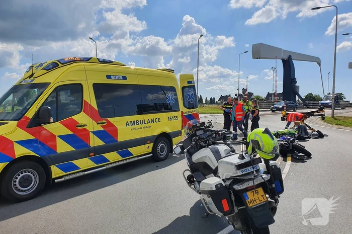 Motorrijder gewond na ongeval met taxibus