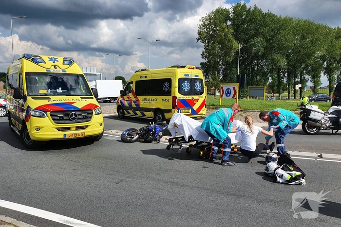 Motorrijder gewond na ongeval met taxibus