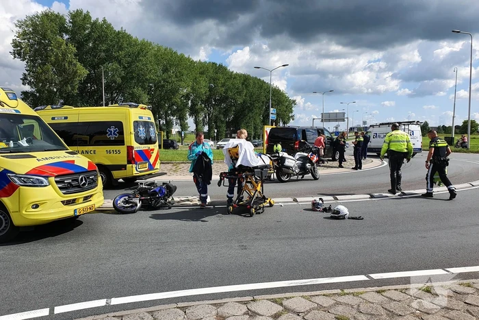 Motorrijder gewond na ongeval met taxibus