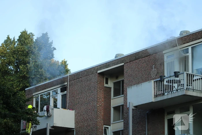 Meerdere woningen ontruimd na keukenbrand