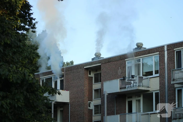 Meerdere woningen ontruimd na keukenbrand