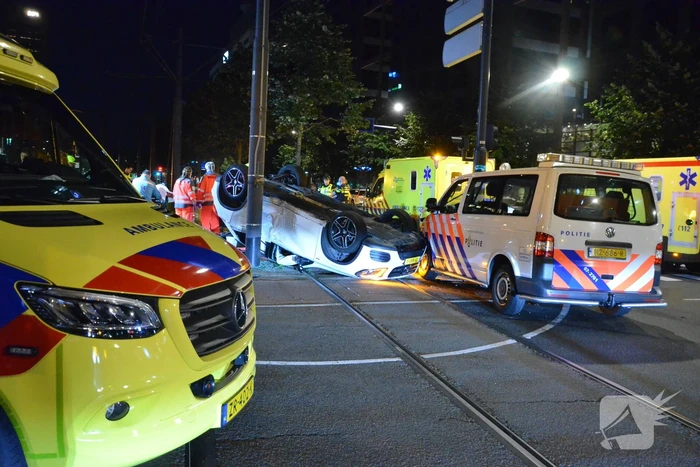 Meerdere gewonden na botsing tussen politieauto en auto