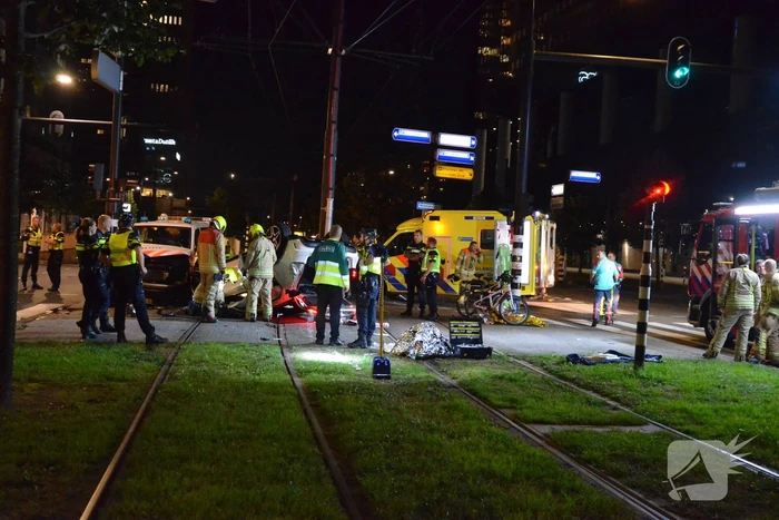 Meerdere gewonden na botsing tussen politieauto en auto
