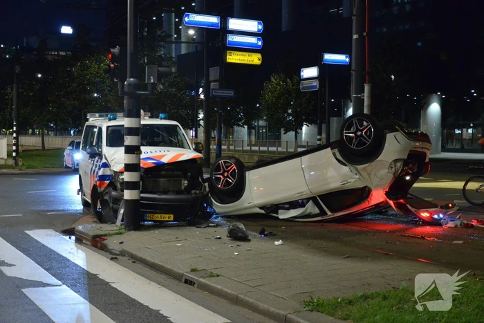 Meerdere gewonden na botsing tussen politieauto en auto