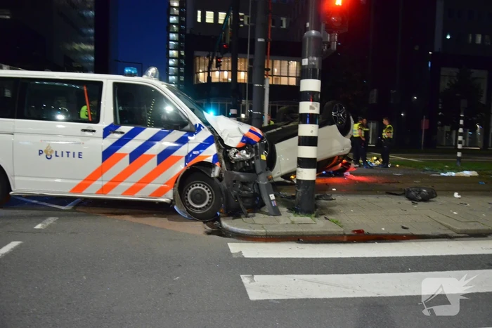 Meerdere gewonden na botsing tussen politieauto en auto