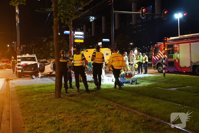 Meerdere gewonden na botsing tussen politieauto en auto