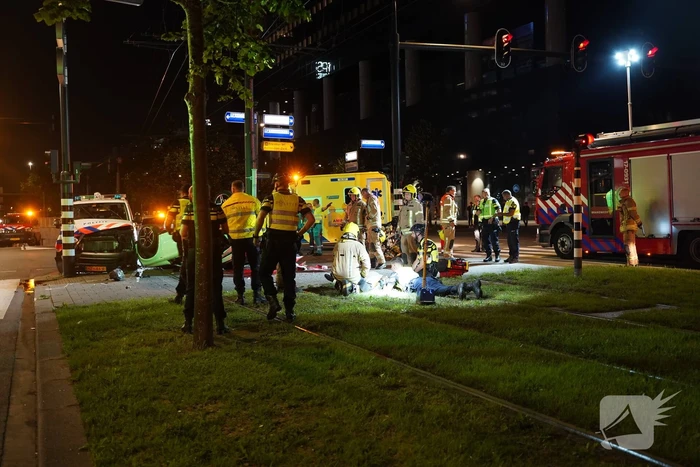 Meerdere gewonden na botsing tussen politieauto en auto