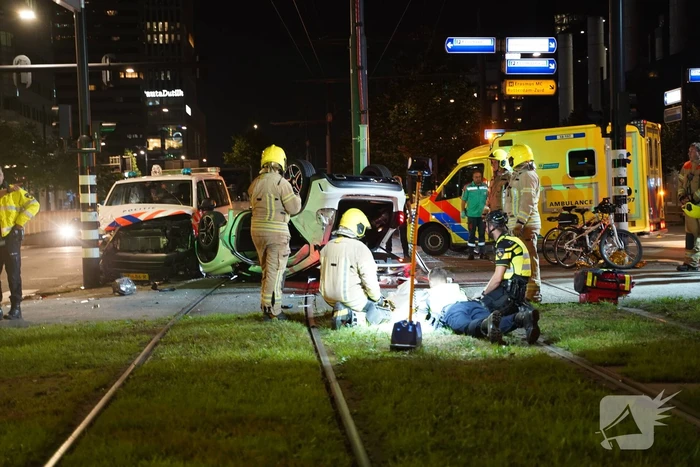 Meerdere gewonden na botsing tussen politieauto en auto