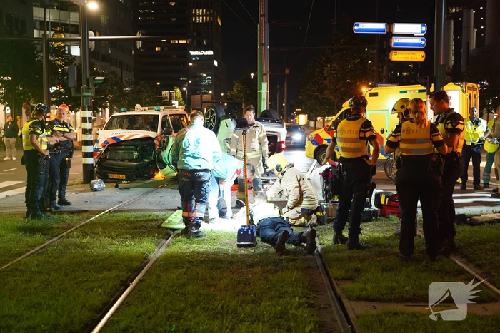 Meerdere gewonden na botsing tussen politieauto en auto