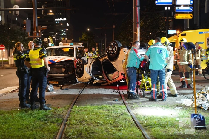 Meerdere gewonden na botsing tussen politieauto en auto