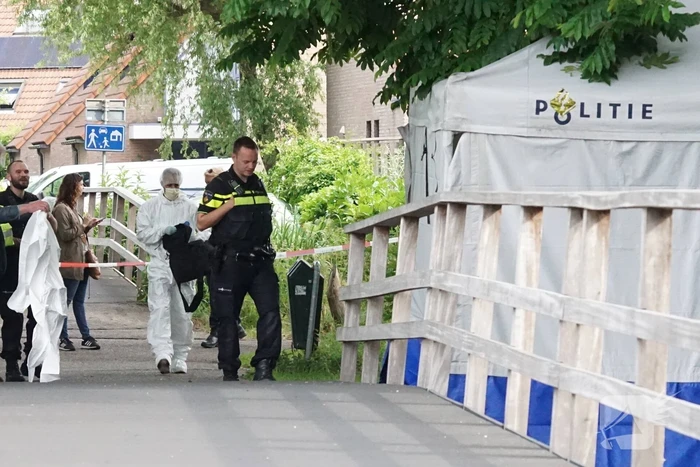 Overleden persoon aangetroffen in het water