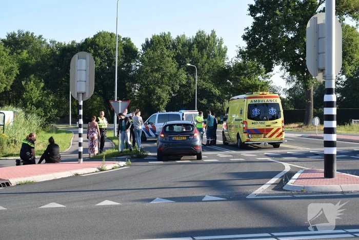 Auto werd gelanceerd belandt te water