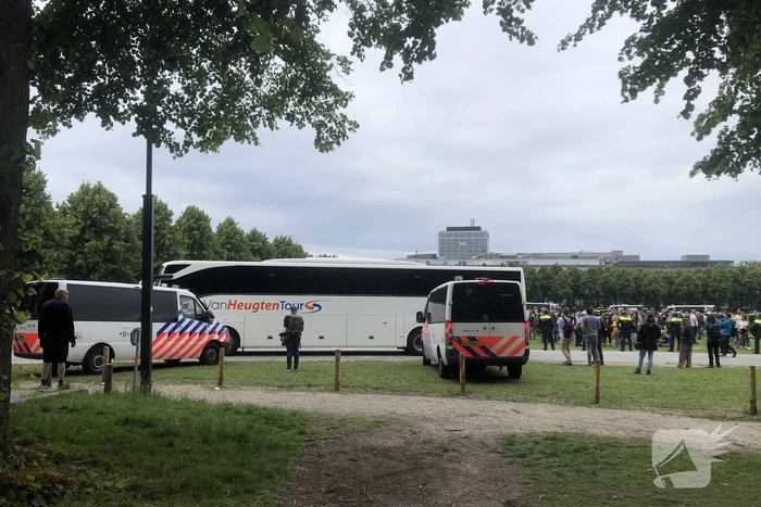 Grote groepen demonstranten op Malieveld aangehouden