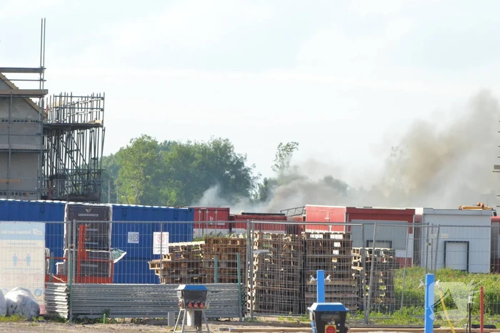 Enorme knal na brand op bouwplaats