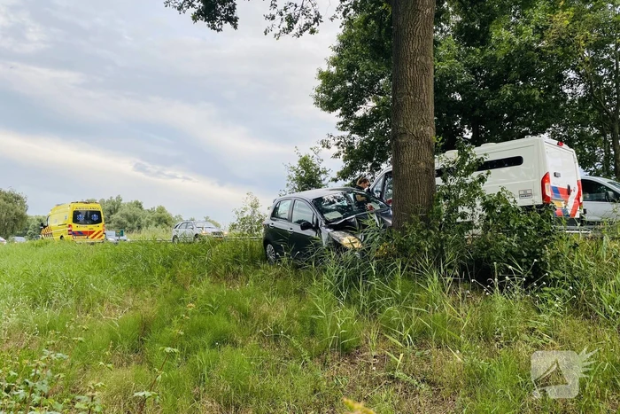 Vrouw gewond bij ongeval op Rijksweg
