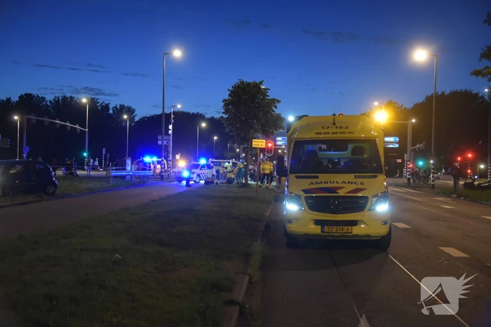 Persoon gewond na aanrijding met motor
