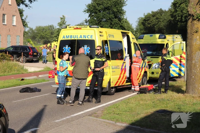 Brommerrijder gewond na aanrijding met auto
