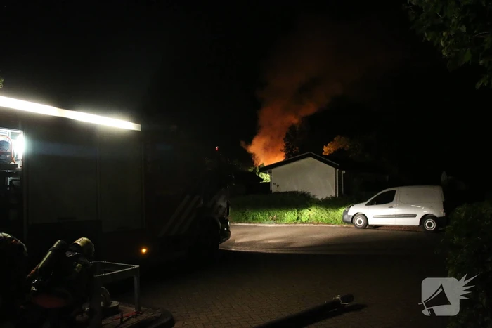 Felle uitslaande brand in chalet