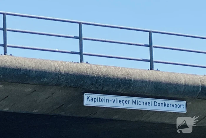 Viaduct benoemd naar omgekomen F16-piloot Kaptein-vlieger Michael Donkervoort