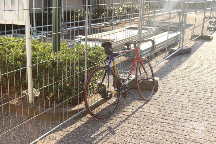 Aanrijding tussen auto en wielrenner