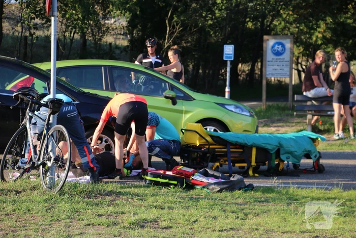 Wielrenner gewond na aanrijding met auto