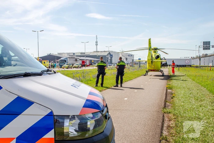 Fietser aangereden door vrachtwagen