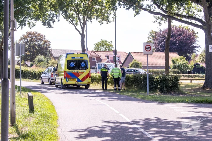 Bakwagen botst achterop personenwagen