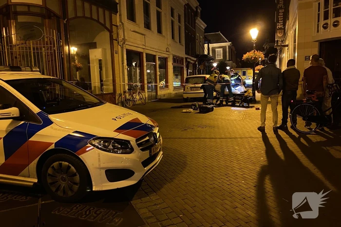 Persoon zwaargewond na val op straat