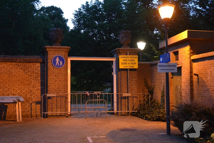 Park in avonduren afgesloten vanwege corona maatregelen