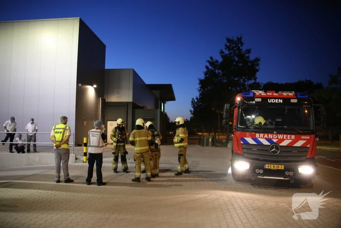 Bedrijfspand vol met rook door aangebrand brood