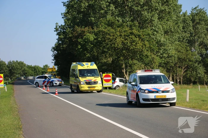 Personenauto flink beschadigd na eenzijdige aanrijding