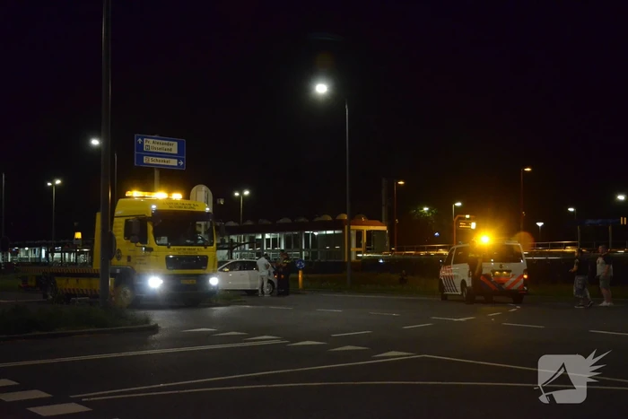 Auto in de sloot na aanrijding