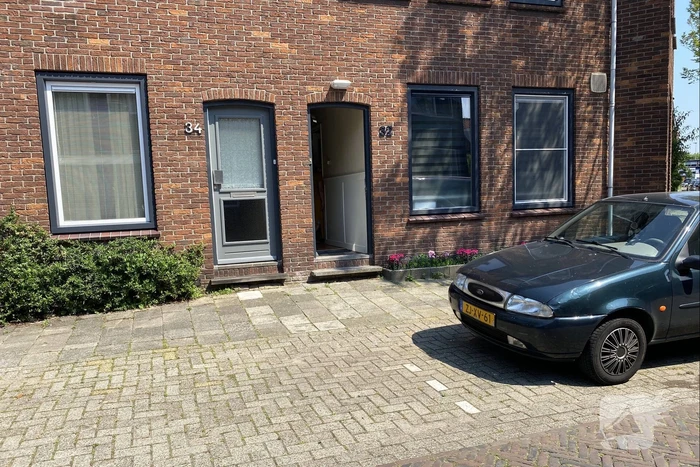 Politie kamt buurt uit na inbraak