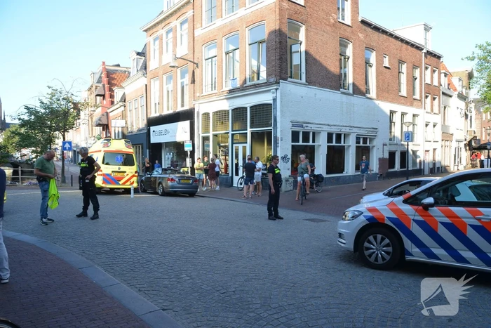 Voetganger gewond na aanrijding met auto