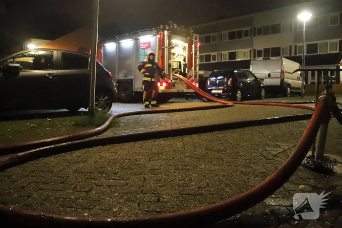 Brandlucht in woning na mogelijke blikseminslag