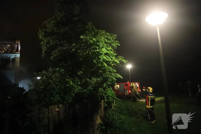 Brandlucht in woning na mogelijke blikseminslag