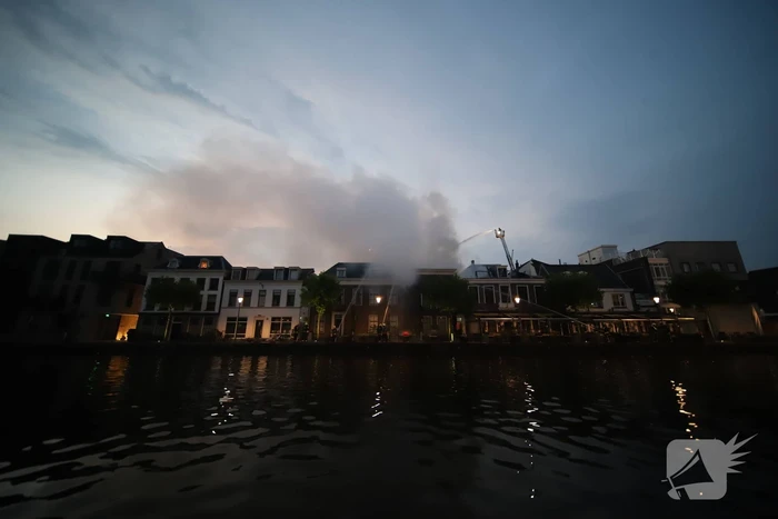 Zeer grote brand dak restaurant Pronto