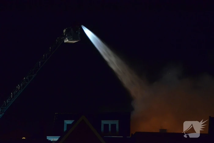 Zeer grote brand dak restaurant Pronto